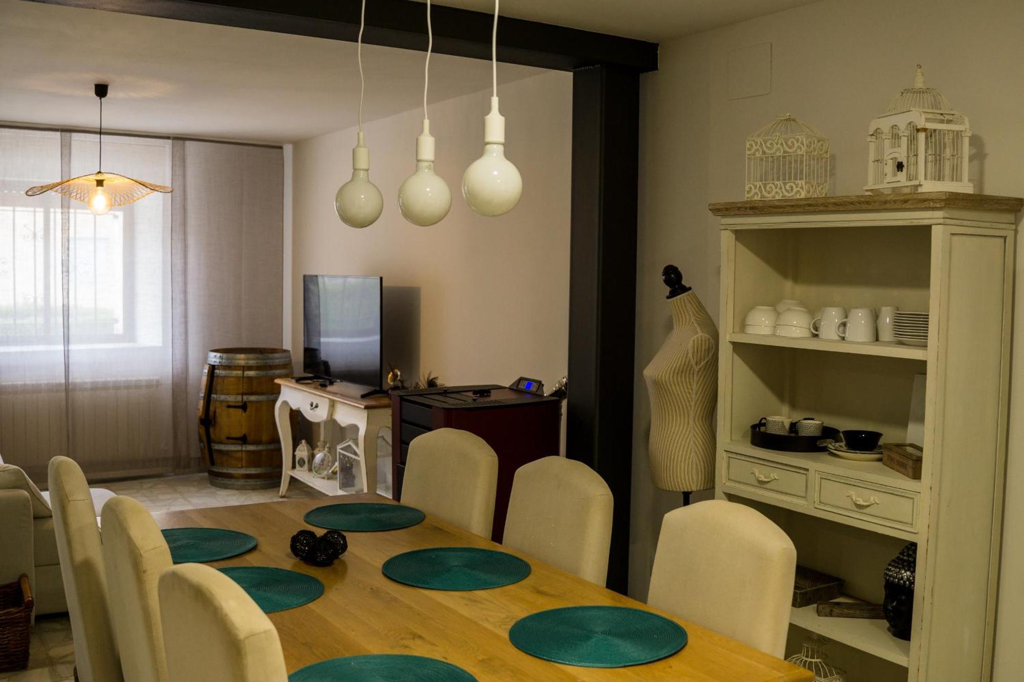 Antojos Bed & Breakfast Tardajos Bagian luar foto